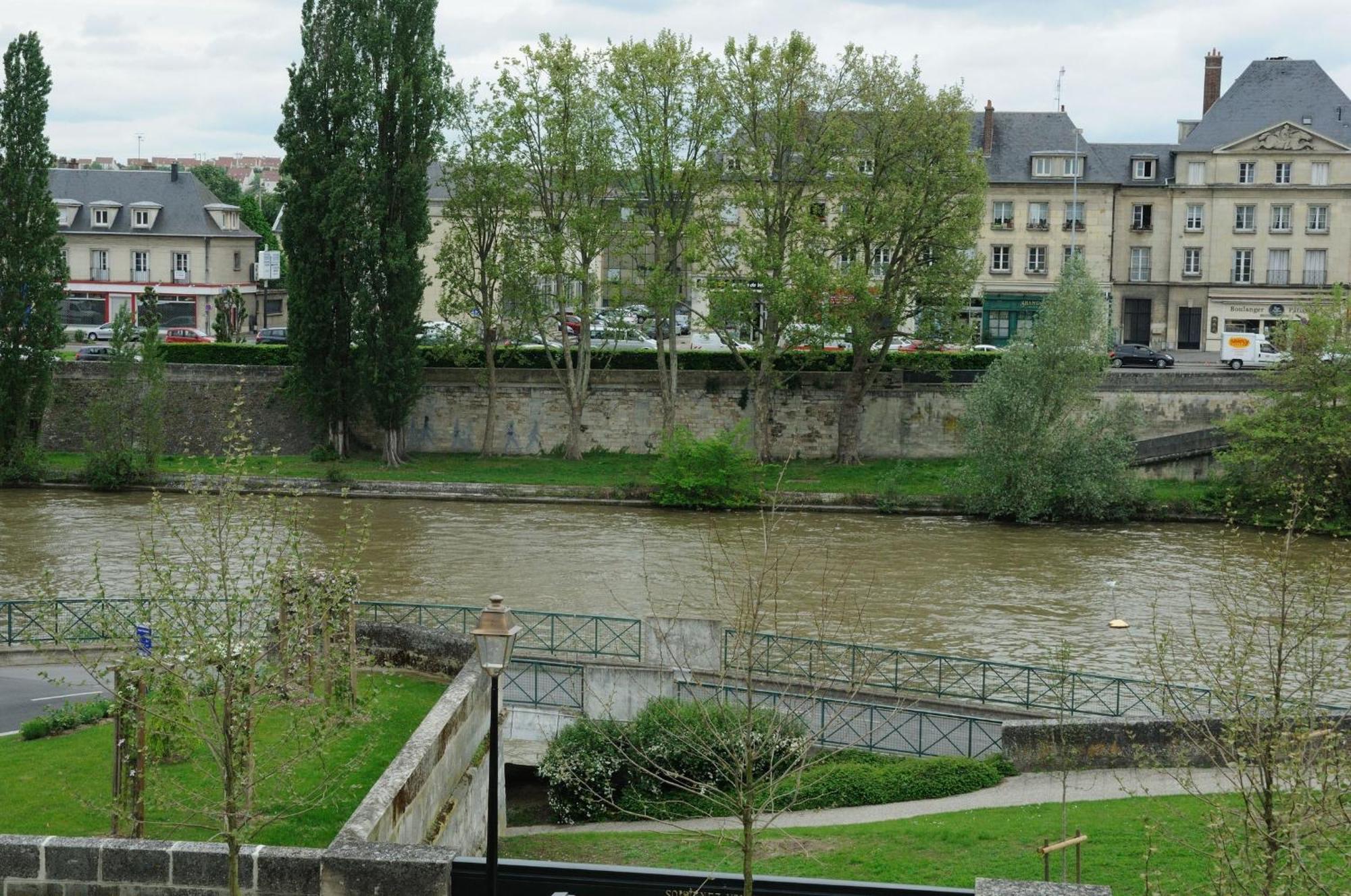 Cit'Hotel De Harlay Compiegne Exterior photo